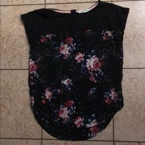 Black floral top 🌸🌹